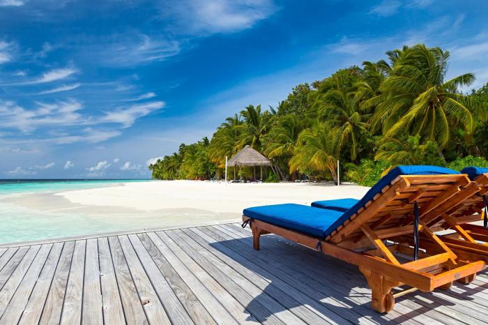 Holiday seasonal travel packages